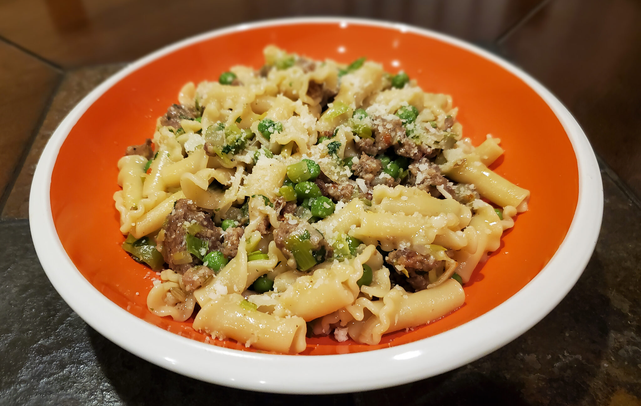 Pasta with Italian Sausage, Leeks, and Peas urcookin