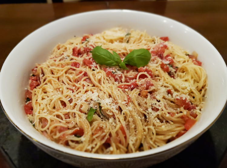 Angel-Pasta-with-Italian-Dressing-and-Fresh-Tomatoes