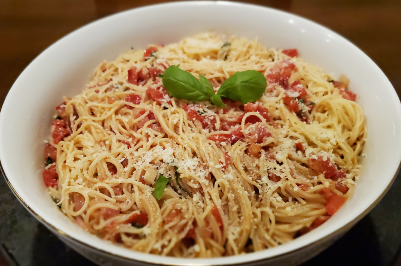 Angel Pasta with Italian Dressing and Fresh Tomatoes 